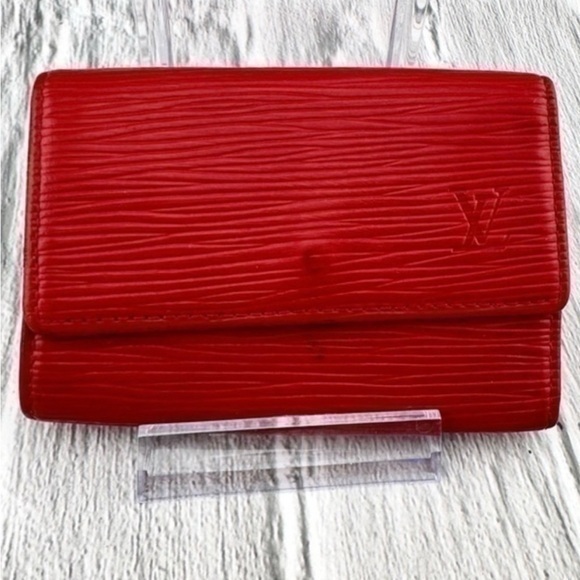 AUTHENTIC Louis Vuitton key holder. Previously owned. Color: Castilian r… - Picture 1 of 16